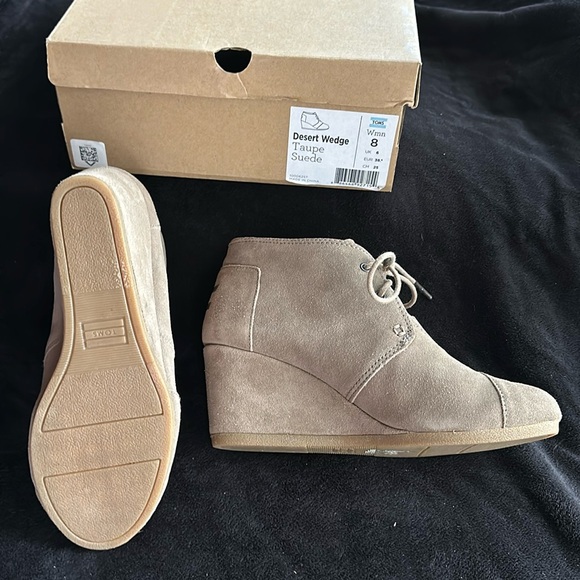 Toms Shoes - Tom’s desert suede booties